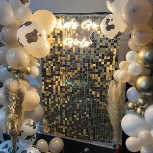 Shimmer wall panels (gold)